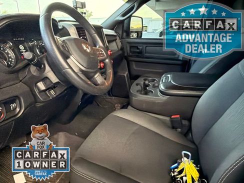 Used 2024 RAM 2500 Tradesman w/ Chrome Appearance Group AWD/4WD image 11