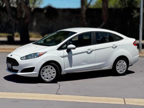 Used 2016 Ford Fiesta S FWD image 7