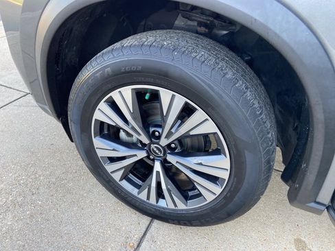 Used 2023 Nissan Rogue SV FWD image 29