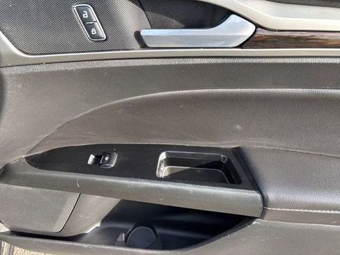 Used 2015 Ford Fusion SE w/ Equipment Group 202A image 42