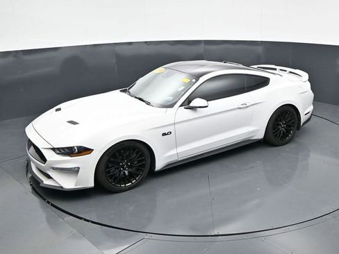 Used 2018 Ford Mustang GT Premium w/ Equipment Group 401A RWD image 20