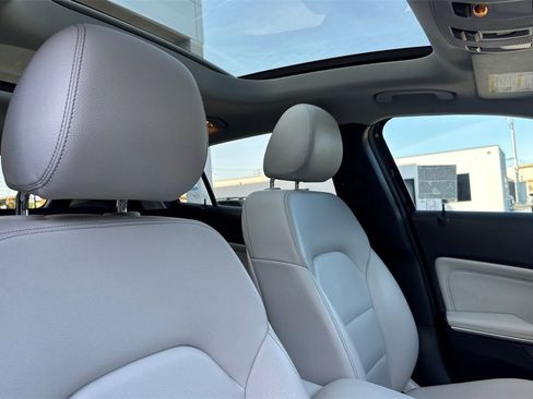 Used 2019 Mercedes-Benz GLA 250 4MATIC image 22