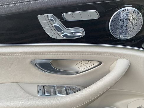 Used 2017 Mercedes-Benz E 300 image 7
