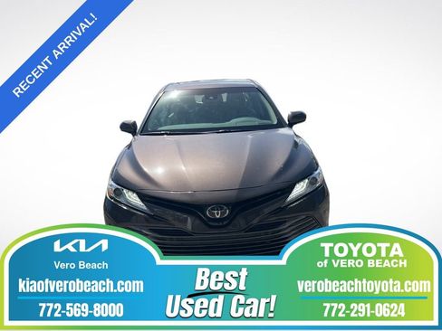 Used 2018 Toyota Camry XLE image 1