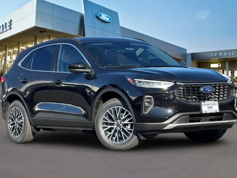 New 2025 Ford Escape SE image 2