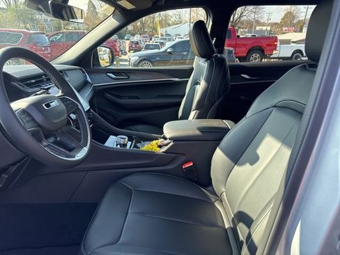 New 2025 Jeep Grand Cherokee L Limited w/ Trailer Tow Package image 16