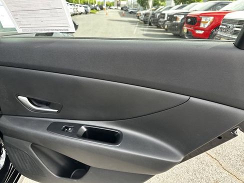 Used 2023 Hyundai Elantra SE FWD image 39