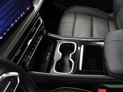 Used 2026 Chevrolet Traverse High Country image 19