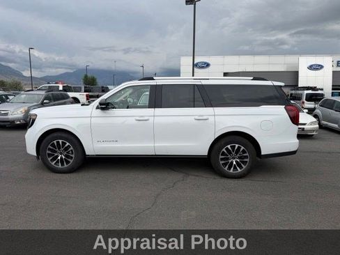 Used 2025 Ford Expedition Max Platinum AWD/4WD image 12