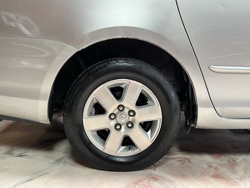 Used 2004 Toyota Sienna LE FWD image 33