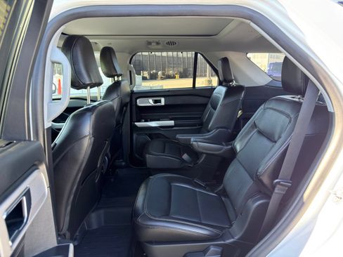 Used 2021 Ford Explorer Limited w/ Hybrid Equipment Group 310A AWD/4WD image 28