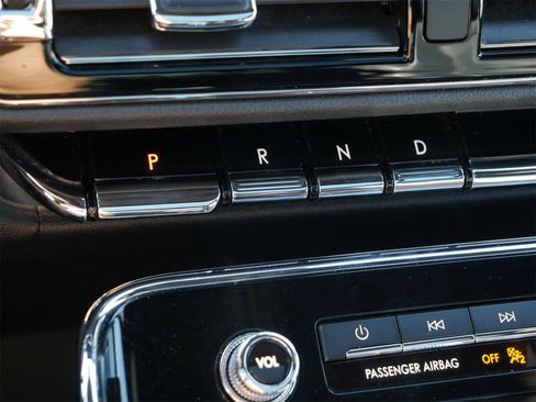 Used 2024 Lincoln Navigator Premiere image 25