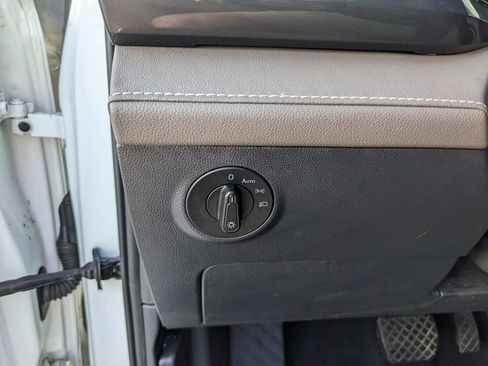 Certified 2023 Volkswagen Taos SEL AWD/4WD image 26