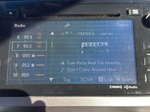 Used 2017 Subaru Legacy 2.5i Premium image 23