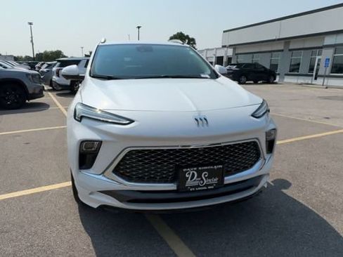 Used 2026 Buick Encore GX Avenir w/ Avenir Technology Package AWD/4WD image 3
