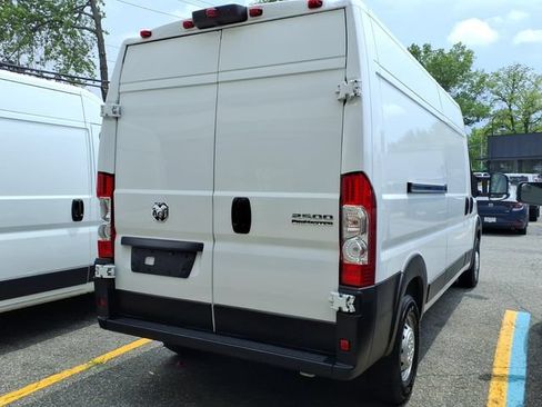 Used 2023 RAM ProMaster 2500 FWD image 5