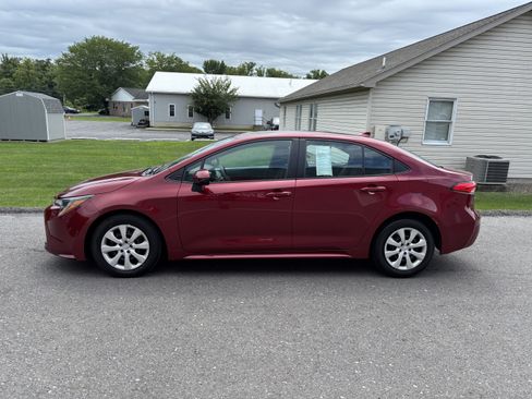 Used 2025 Toyota Corolla LE FWD image 7