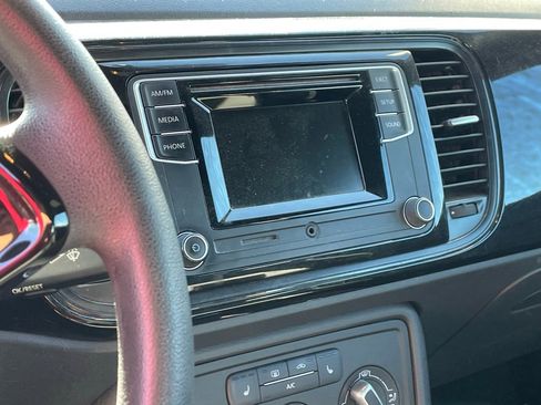 Used 2016 Volkswagen Beetle 1.8T image 10