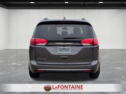 Used 2017 Chrysler Pacifica Touring-L w/ Tire & Wheel Group