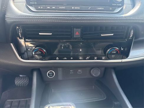 Used 2022 Nissan Rogue SV w/ SV Premium Package FWD image 24