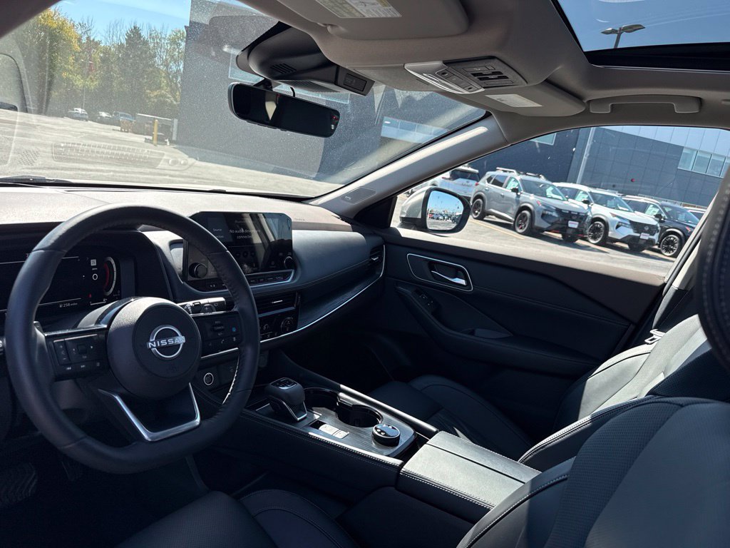Certified 2023 Nissan Rogue Platinum w/ Platinum Premium Package AWD/4WD image 11