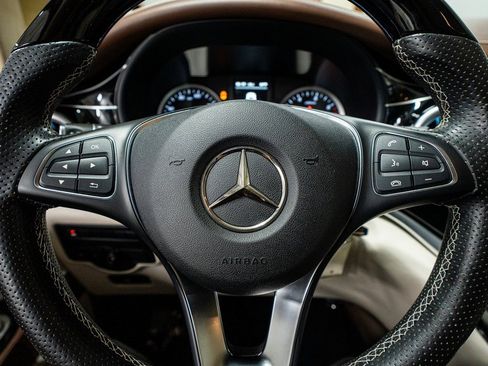 Used 2020 Mercedes-Benz Metris Passenger image 34