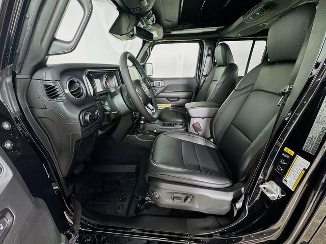 New 2026 Jeep Wrangler Unlimited Sahara AWD/4WD image 24