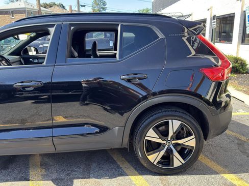 Used 2021 Volvo XC40 P8 Recharge w/ Advanced Package AWD/4WD image 7