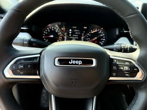 Used 2025 Jeep Compass Limited AWD/4WD image 33