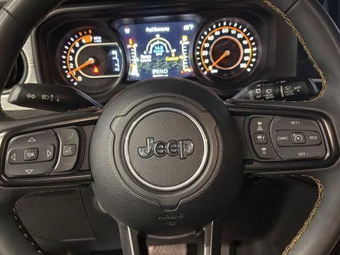 Used 2024 Jeep Wrangler Unlimited Sport AWD/4WD image 11