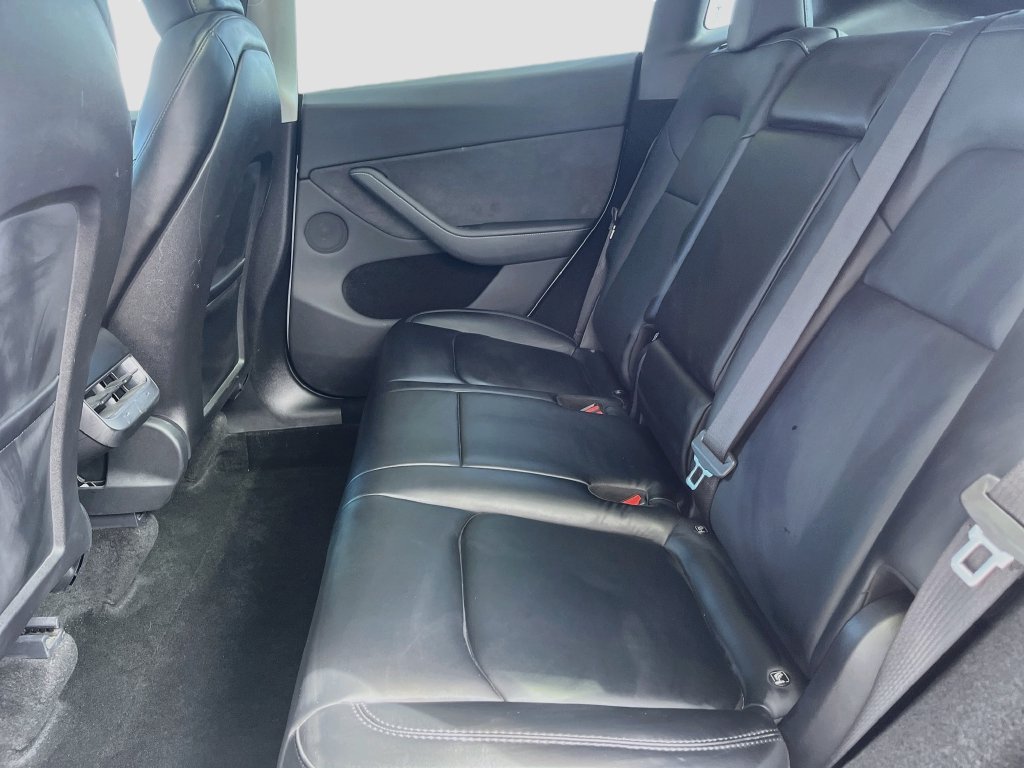 Used 2024 Tesla Model Y Long Range AWD/4WD image 24