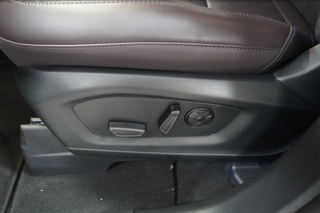 New 2027 Ford Explorer Platinum RWD image 18