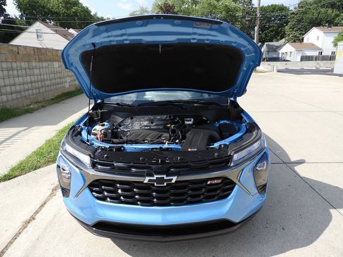 Used 2025 Chevrolet Trax RS w/ Driver Confidence Package FWD image 40