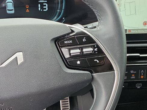 Certified 2023 Kia Niro EX Touring FWD image 30