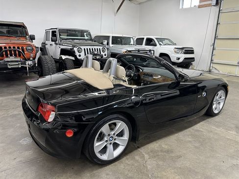 Used 2006 BMW Z4 3.0i RWD image 10