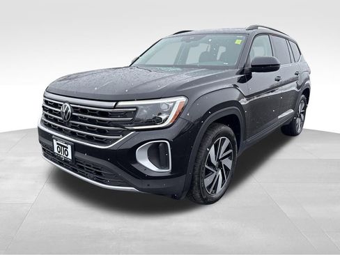 Used 2025 Volkswagen Atlas SE image 3