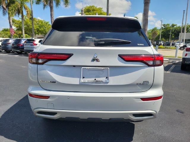 Used 2023 Mitsubishi Outlander SEL AWD/4WD image 5