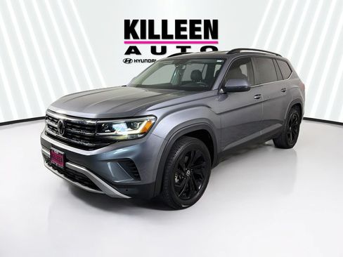 Used 2023 Volkswagen Atlas SE w/ Black Wheel Package FWD image 3