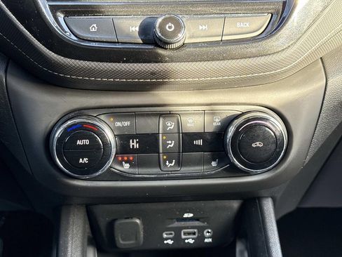 Used 2023 Chevrolet TrailBlazer ACTIV w/ Technology Package FWD image 6