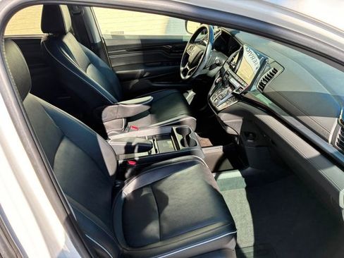 Used 2023 Honda Odyssey Elite image 19