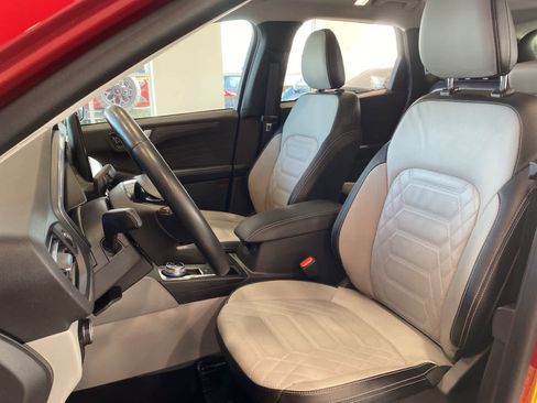 Used 2023 Ford Escape Platinum w/ Premium Technology Package image 11