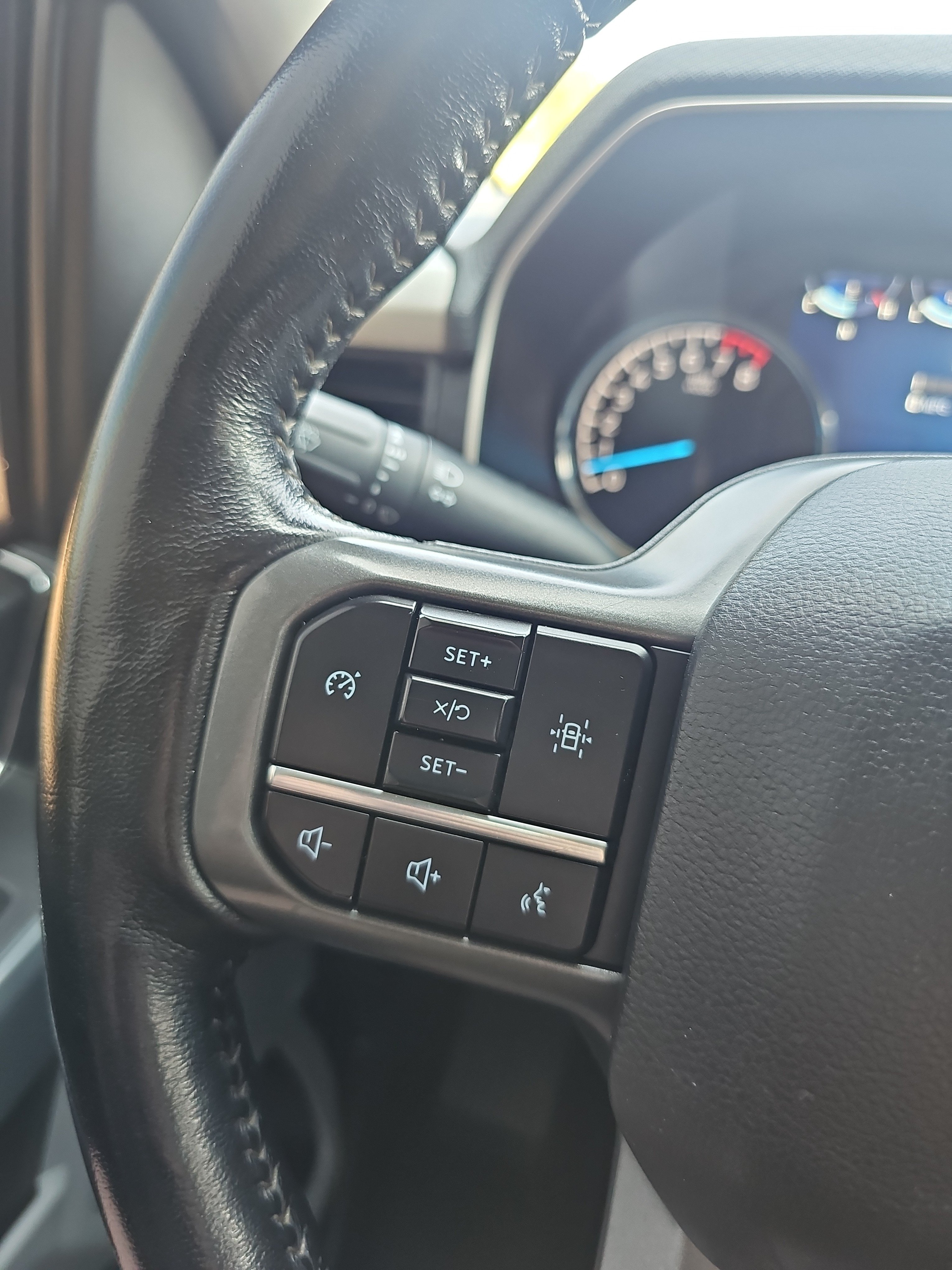 Used 2022 Ford F150 XLT w/ Equipment Group 302A High AWD/4WD image 26