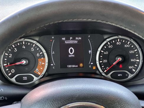 Used 2019 Jeep Renegade Latitude image 25