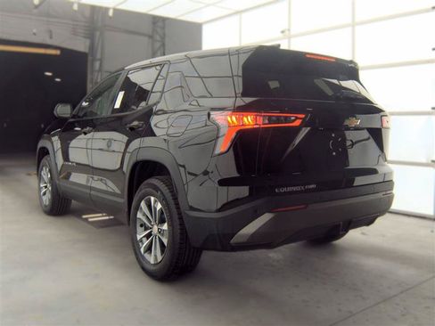 Used 2026 Chevrolet Equinox LT AWD/4WD image 8