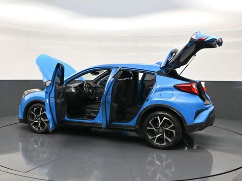 Used 2019 Toyota C-HR XLE image 31