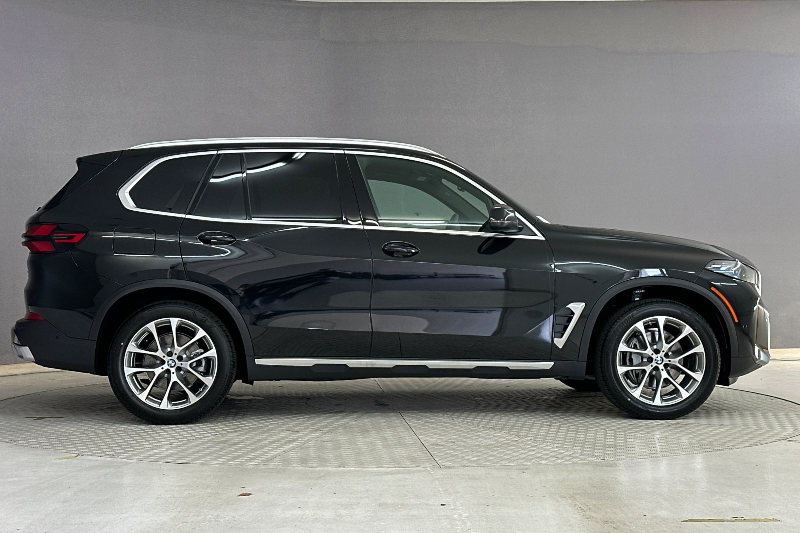 New 2026 BMW X5 sDrive40i w/ Premium Package RWD image 8