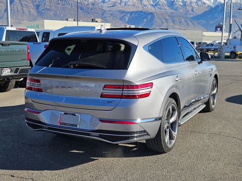 Used 2025 Genesis GV80 3.5T Prestige image 3