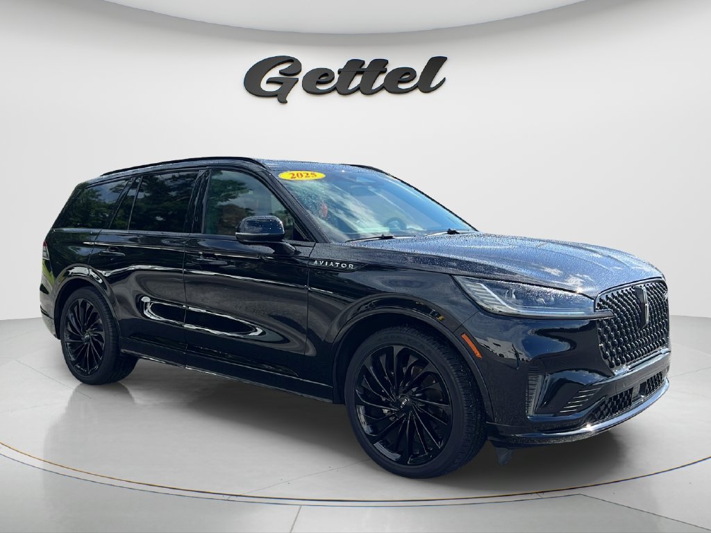 Used 2025 Lincoln Aviator Reserve w/ Luxury Package RWD image 3