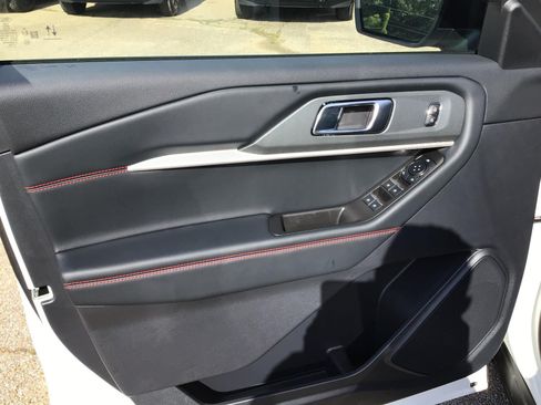 New 2026 Ford Explorer ST-Line AWD/4WD image 14