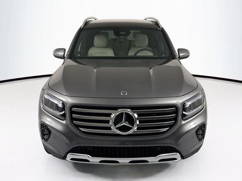 Used 2026 Mercedes-Benz GLB 250 image 2